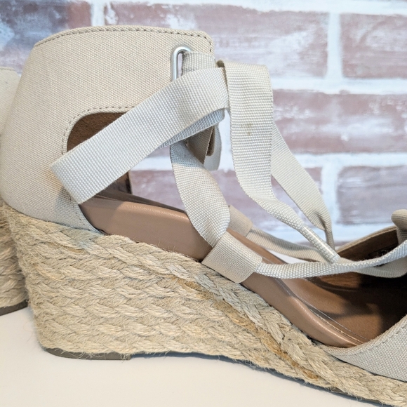 Vionic Aruba Kaitlyn Espadrille Wedge Sandal, Size 7.5 - Picture 8 of 15